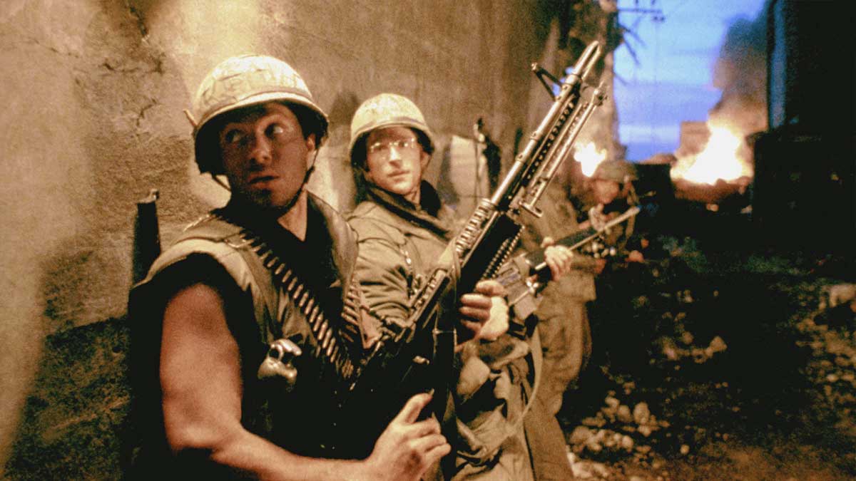 映画『フルメタル・ジャケット』の解説(ネタバレ有)生と死。動と静。地獄を生きるという二面性を描いた戦争映画の名作